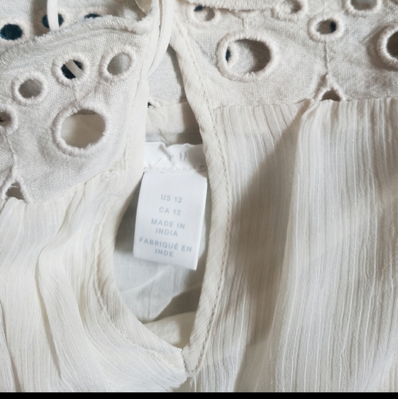 Eyelet embroidery top - Picture 5 of 7